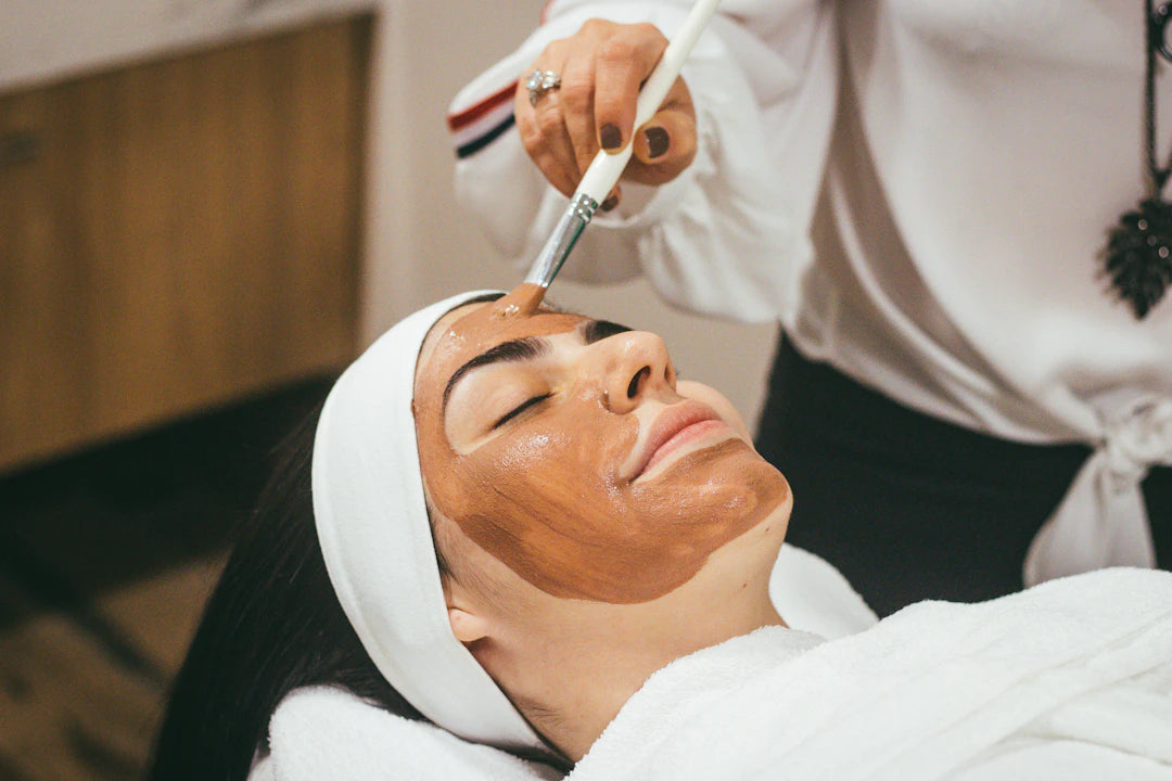 Natural vs. Synthetic Ingredients in Skincare
