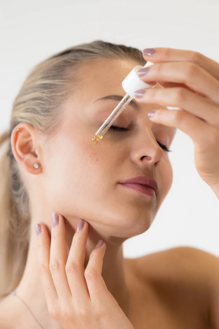 Essential Nourishing Oils for a Hydrated Skin Routine
