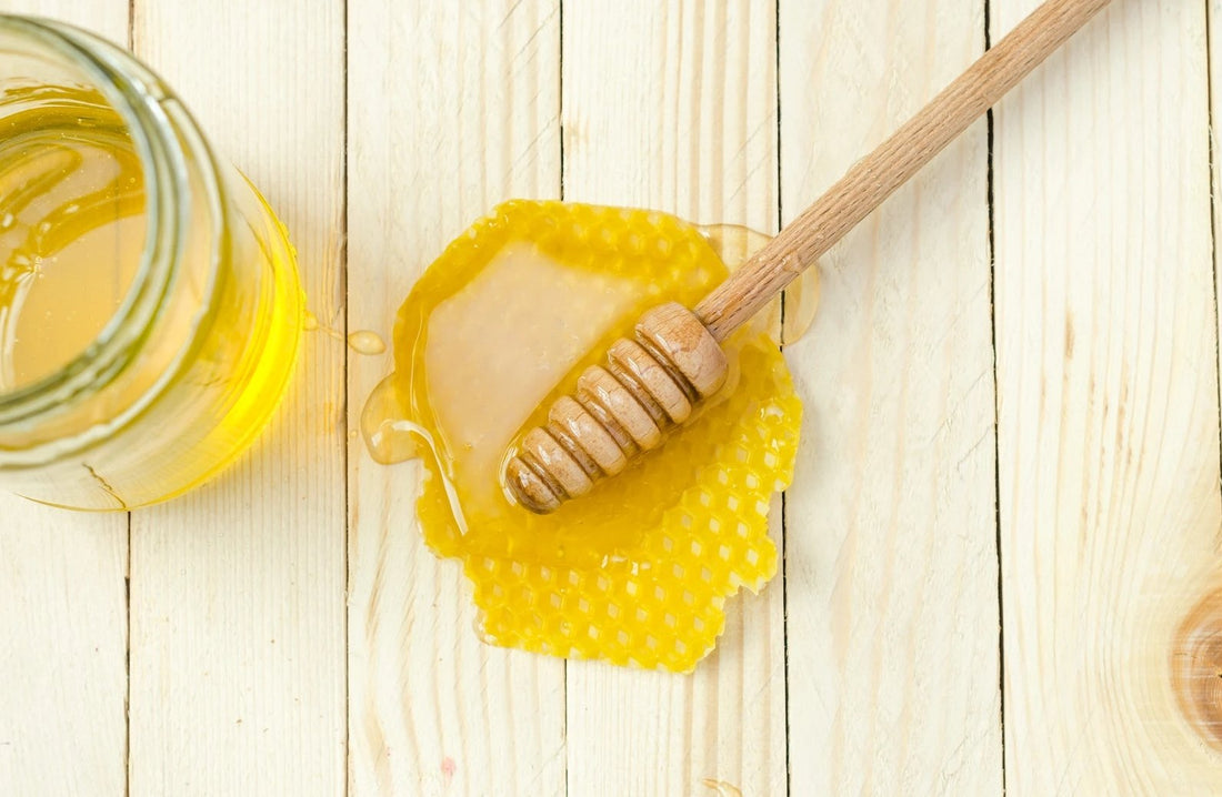 Spotlight Ingredient: Manuka Honey Extract - SKINNEY